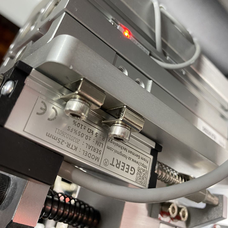 KTR自復(fù)位式直線位移傳感器用于非標(biāo)設(shè)備自動(dòng)化測(cè)控系統(tǒng)